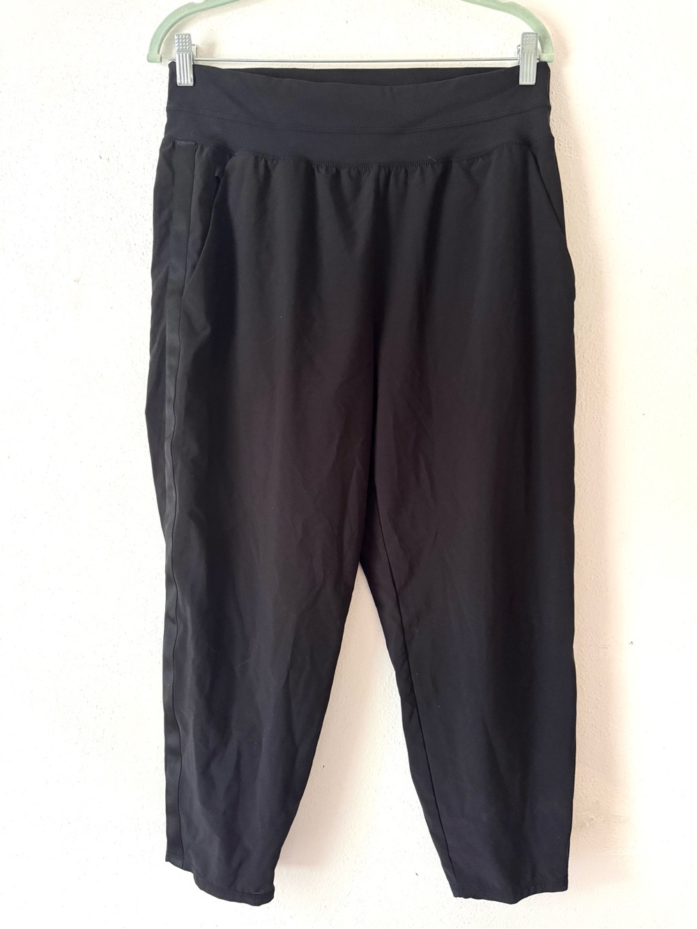 Athleta Black Tuxedo Stripe Nolita Slim Tapered Crop Pull On Pant, Size 14 - Picture 4 of 16